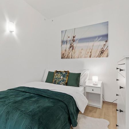 Garden Haven Studio In Old Town Bratislava Exterior photo